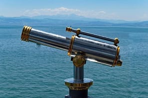 binoculars-8127291_1280 (1)